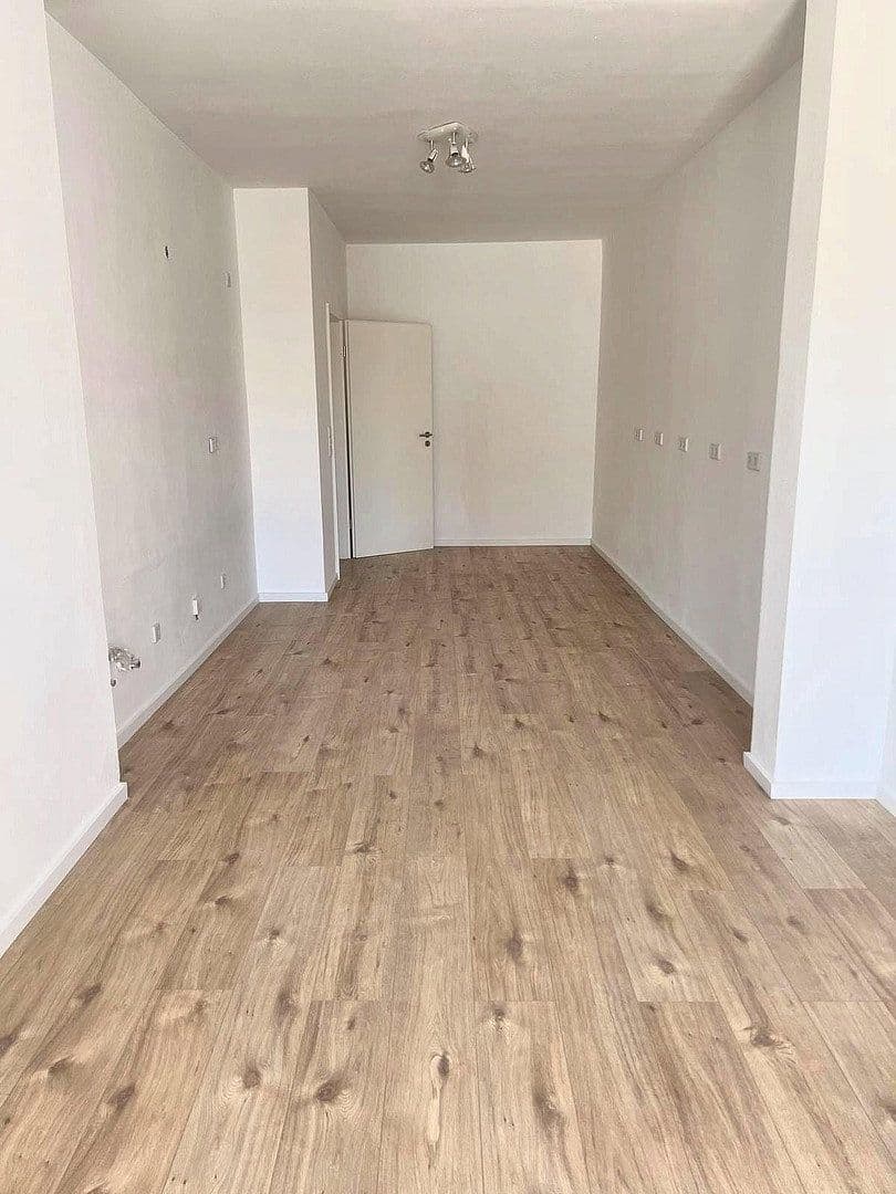 Pronájem bytu 3+1 120 m², F1/4, Mannheim, Bádensko-Württembersko Pronájem bytu 3+1 120 m², F1/4, Mannheim, Bádensko-Württembersko