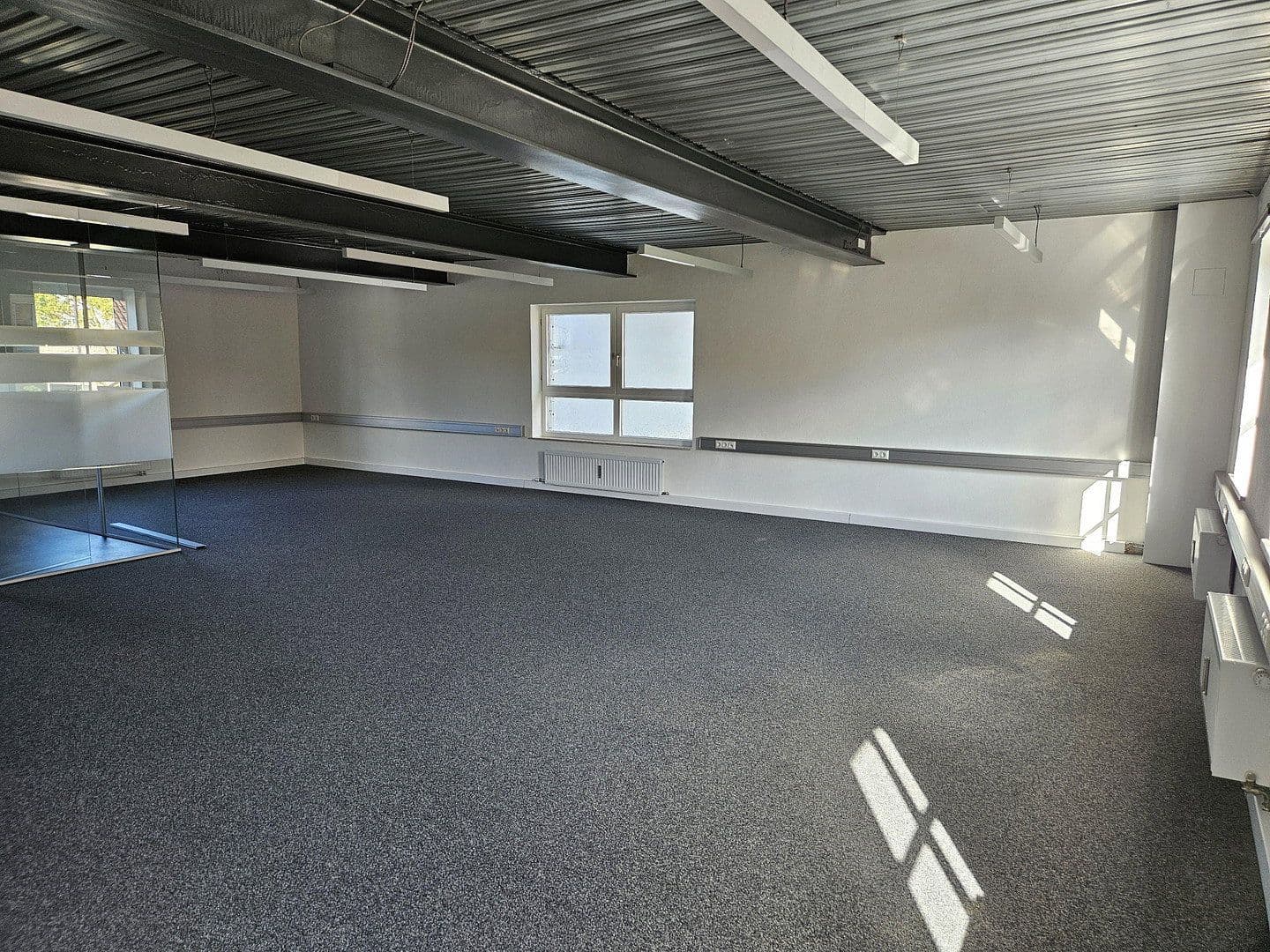 Pronájem kanceláře 133 m², Kirchenstraße 2, Feldkirchen, Bavorsko Pronájem kanceláře 133 m², Kirchenstraße 2, Feldkirchen, Bavorsko