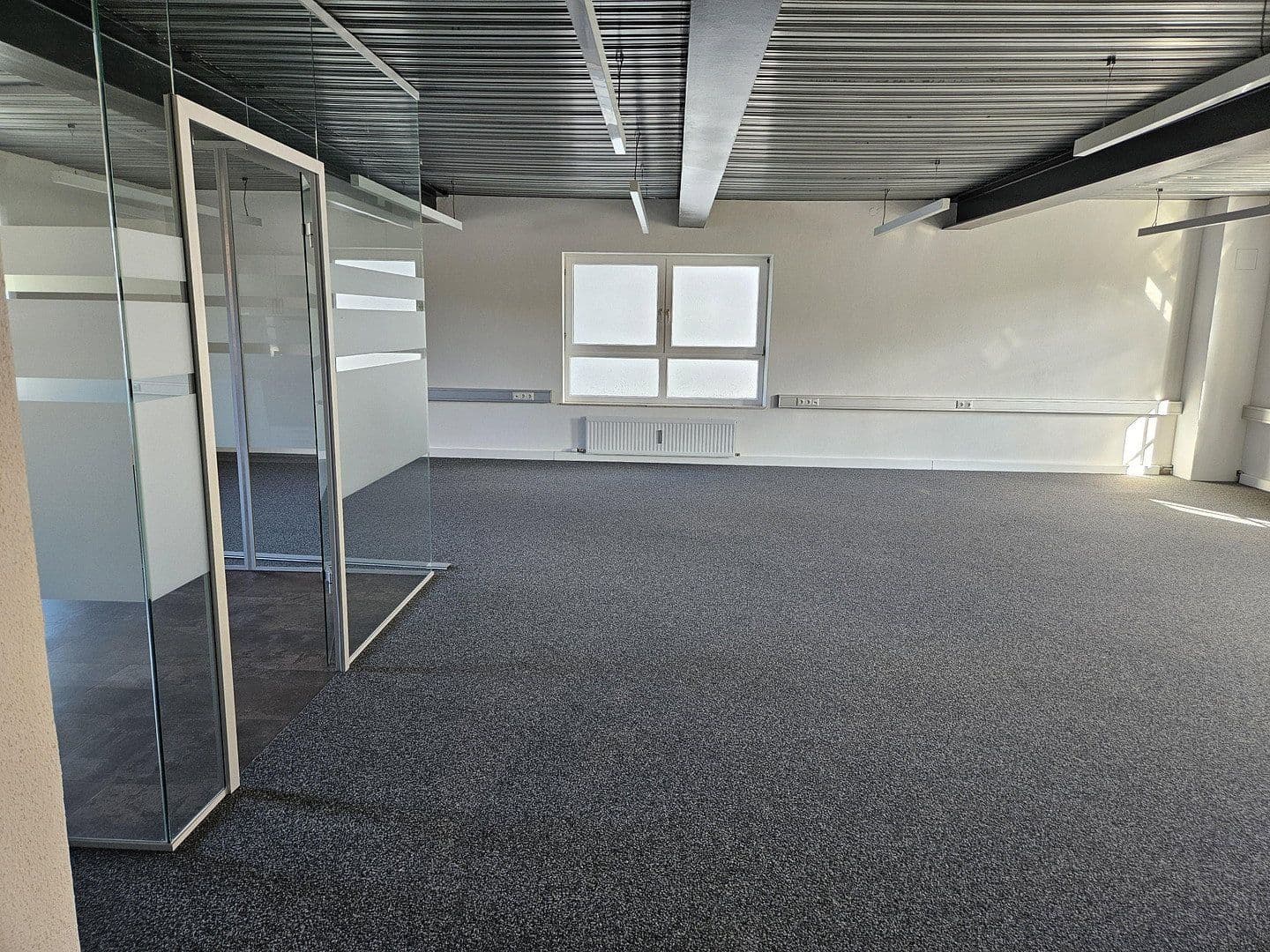Pronájem kanceláře 133 m², Kirchenstraße 2, Feldkirchen, Bavorsko Pronájem kanceláře 133 m², Kirchenstraße 2, Feldkirchen, Bavorsko