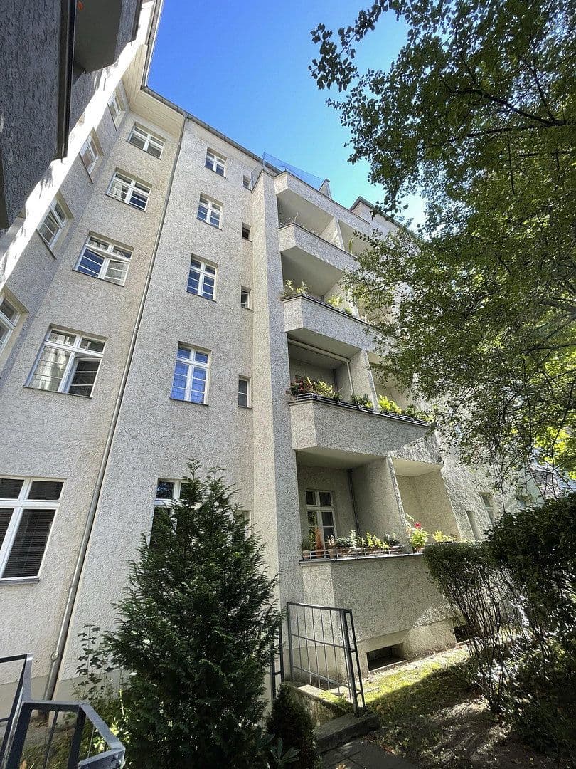Prodej bytu 4+1 89 m², Wichertstrasse 21, Berlin, Berlín Prodej bytu 4+1 89 m², Wichertstrasse 21, Berlin, Berlín