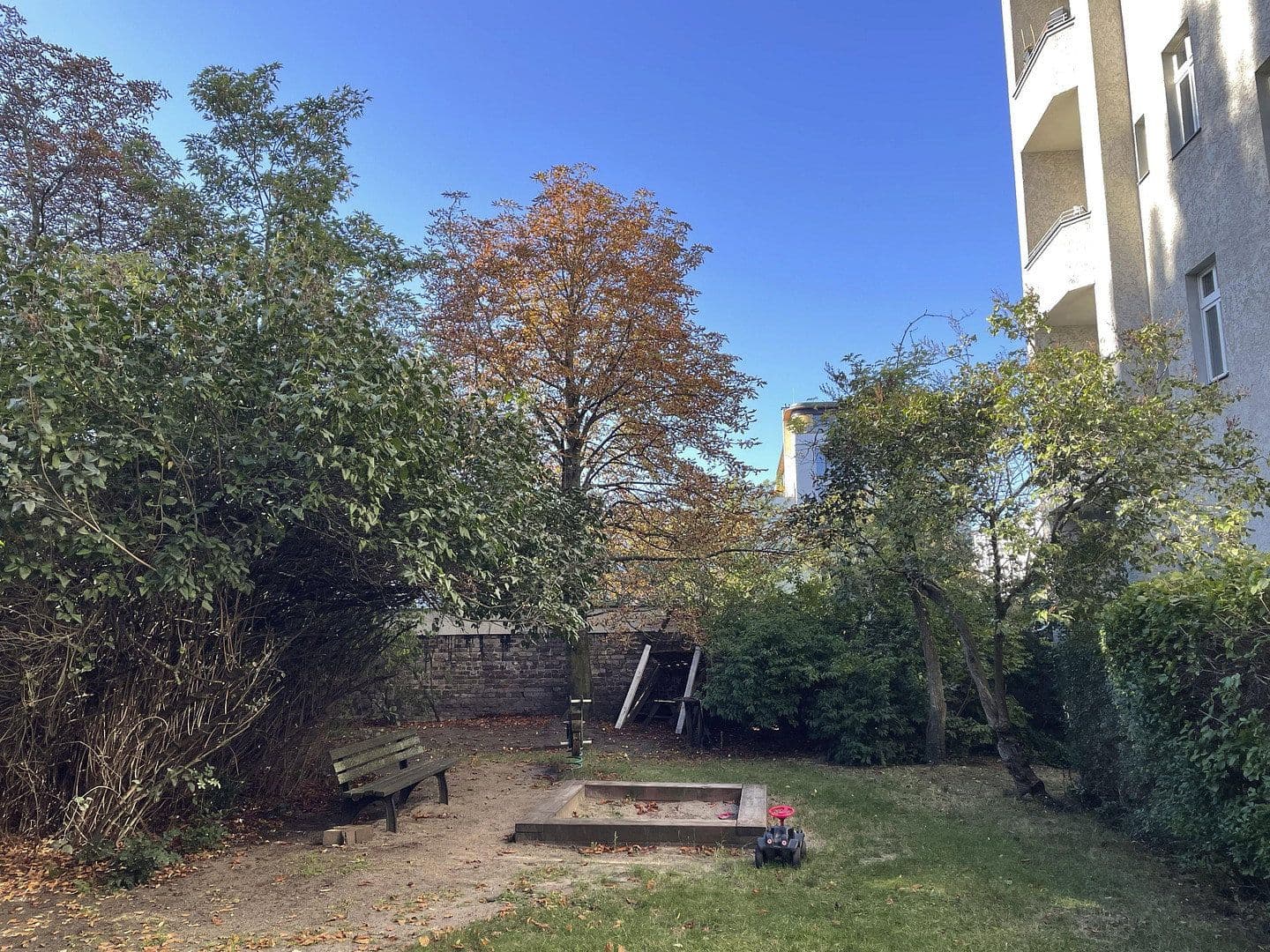 Prodej bytu 4+1 89 m², Wichertstrasse 21, Berlin, Berlín Prodej bytu 4+1 89 m², Wichertstrasse 21, Berlin, Berlín