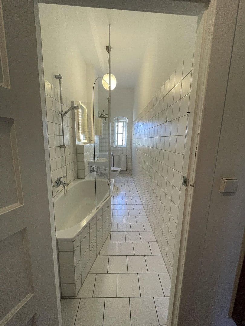 Prodej bytu 4+1 89 m², Wichertstrasse 21, Berlin, Berlín Prodej bytu 4+1 89 m², Wichertstrasse 21, Berlin, Berlín