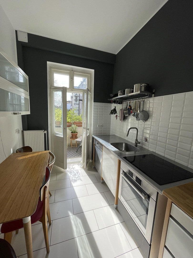 Prodej bytu 4+1 89 m², Wichertstrasse 21, Berlin, Berlín Prodej bytu 4+1 89 m², Wichertstrasse 21, Berlin, Berlín
