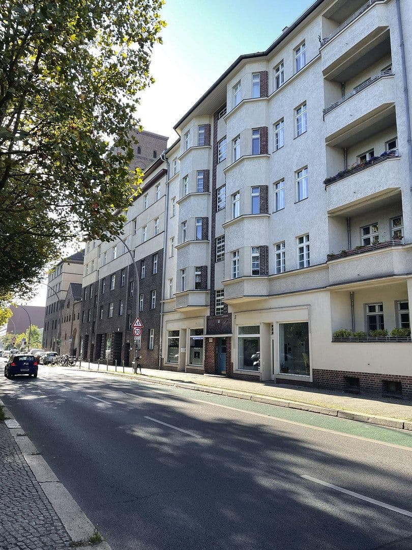 Prodej bytu 4+1 89 m², Wichertstrasse 21, Berlin, Berlín Prodej bytu 4+1 89 m², Wichertstrasse 21, Berlin, Berlín