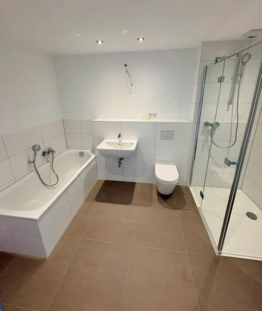 Pronájem domu 145 m², pozemek 115 m², Stein, Bavorsko Pronájem domu 145 m², pozemek 115 m², Stein, Bavorsko