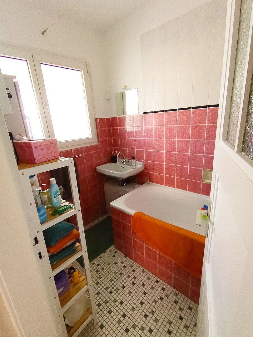 Pronájem bytu 3+1 75 m², Köln, Severní Porýní-Vestfálsko Pronájem bytu 3+1 75 m², Köln, Severní Porýní-Vestfálsko