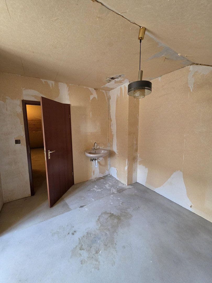 Prodej domu 134 m², pozemek 213 m², Bergisch Gladbach, Severní Porýní-Vestfálsko Prodej domu 134 m², pozemek 213 m², Bergisch Gladbach, Severní Porýní-Vestfálsko