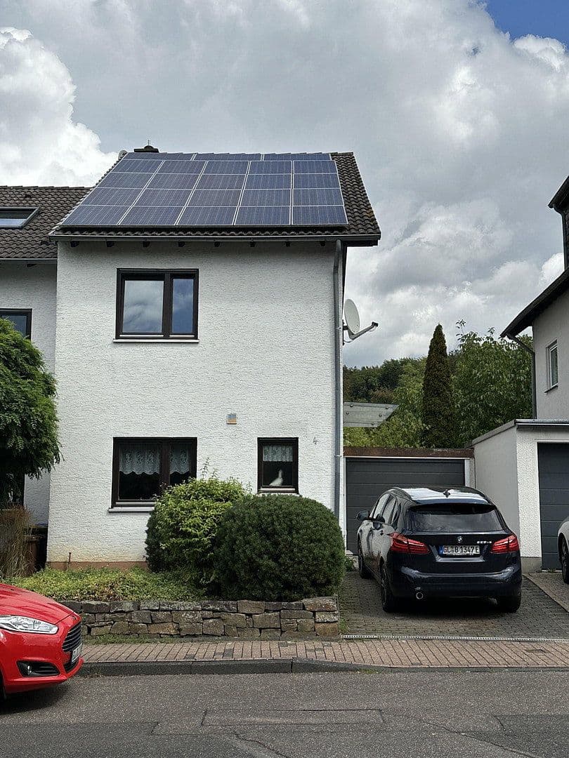 Prodej domu 134 m², pozemek 213 m², Bergisch Gladbach, Severní Porýní-Vestfálsko Prodej domu 134 m², pozemek 213 m², Bergisch Gladbach, Severní Porýní-Vestfálsko