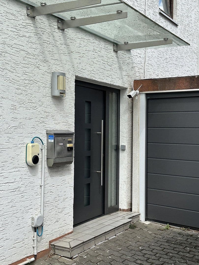 Prodej domu 134 m², pozemek 213 m², Bergisch Gladbach, Severní Porýní-Vestfálsko Prodej domu 134 m², pozemek 213 m², Bergisch Gladbach, Severní Porýní-Vestfálsko