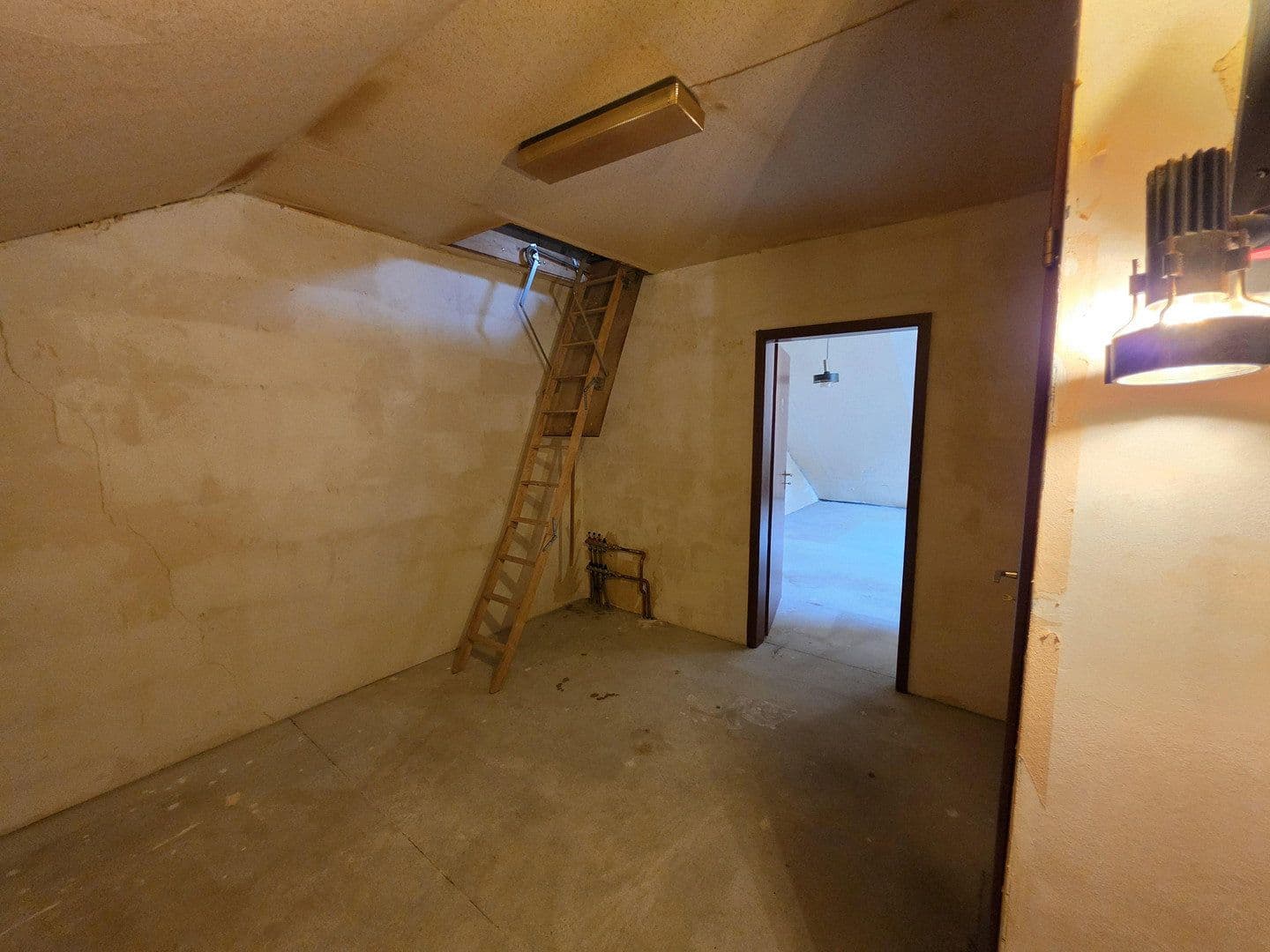 Prodej domu 134 m², pozemek 213 m², Bergisch Gladbach, Severní Porýní-Vestfálsko Prodej domu 134 m², pozemek 213 m², Bergisch Gladbach, Severní Porýní-Vestfálsko