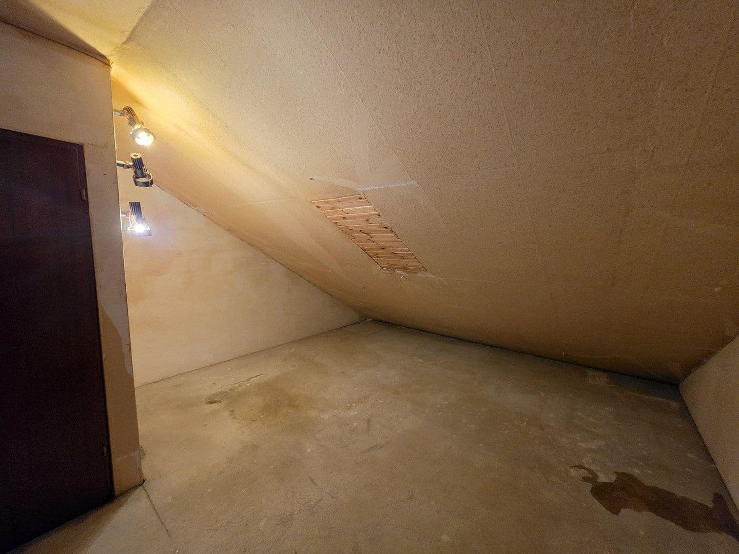 Prodej domu 134 m², pozemek 213 m², Bergisch Gladbach, Severní Porýní-Vestfálsko Prodej domu 134 m², pozemek 213 m², Bergisch Gladbach, Severní Porýní-Vestfálsko