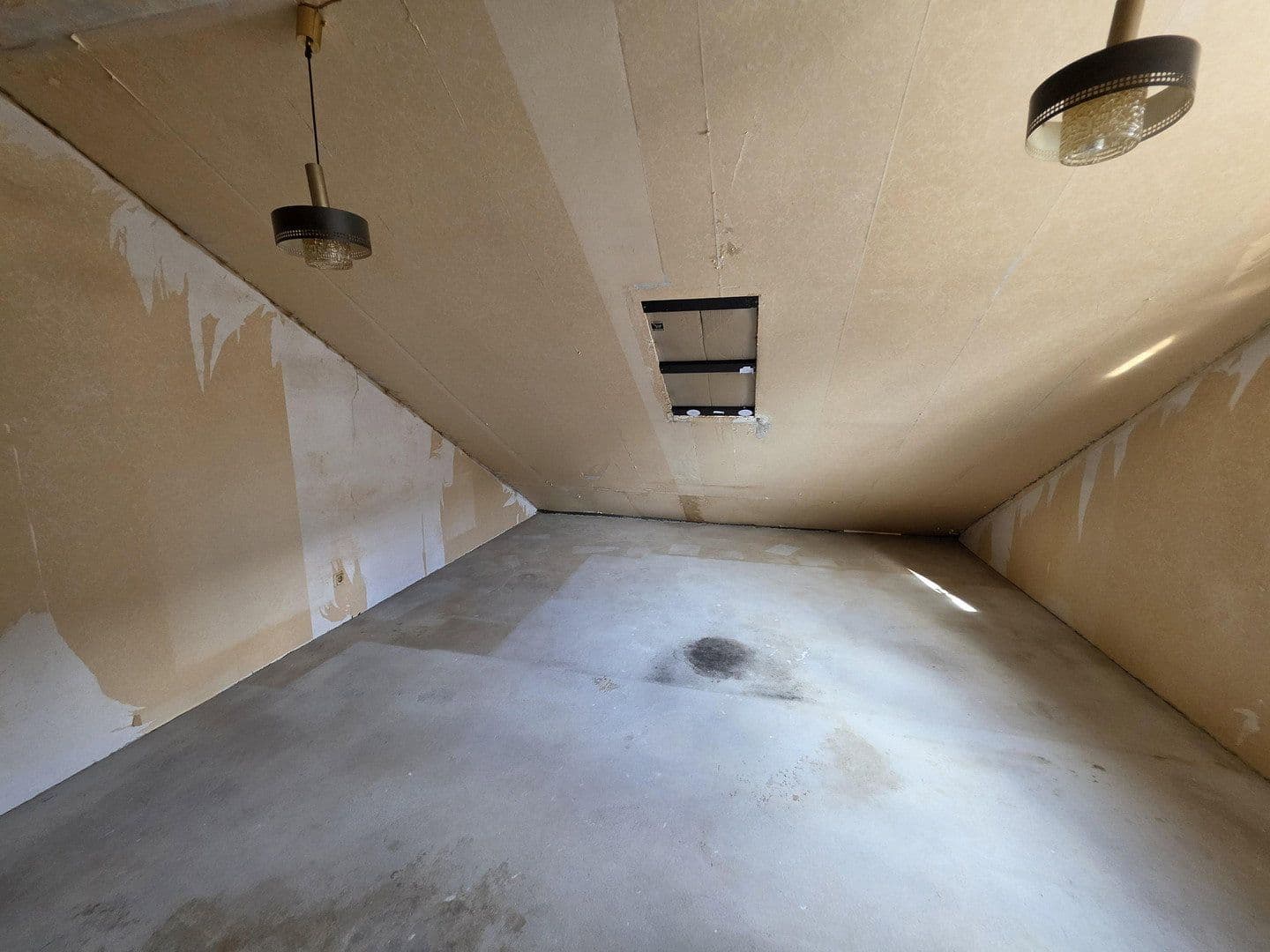 Prodej domu 134 m², pozemek 213 m², Bergisch Gladbach, Severní Porýní-Vestfálsko Prodej domu 134 m², pozemek 213 m², Bergisch Gladbach, Severní Porýní-Vestfálsko