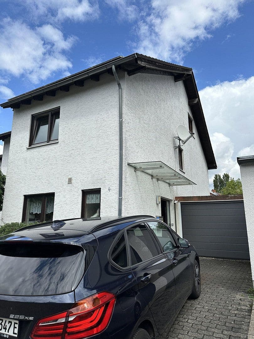 Prodej domu 134 m², pozemek 213 m², Bergisch Gladbach, Severní Porýní-Vestfálsko Prodej domu 134 m², pozemek 213 m², Bergisch Gladbach, Severní Porýní-Vestfálsko