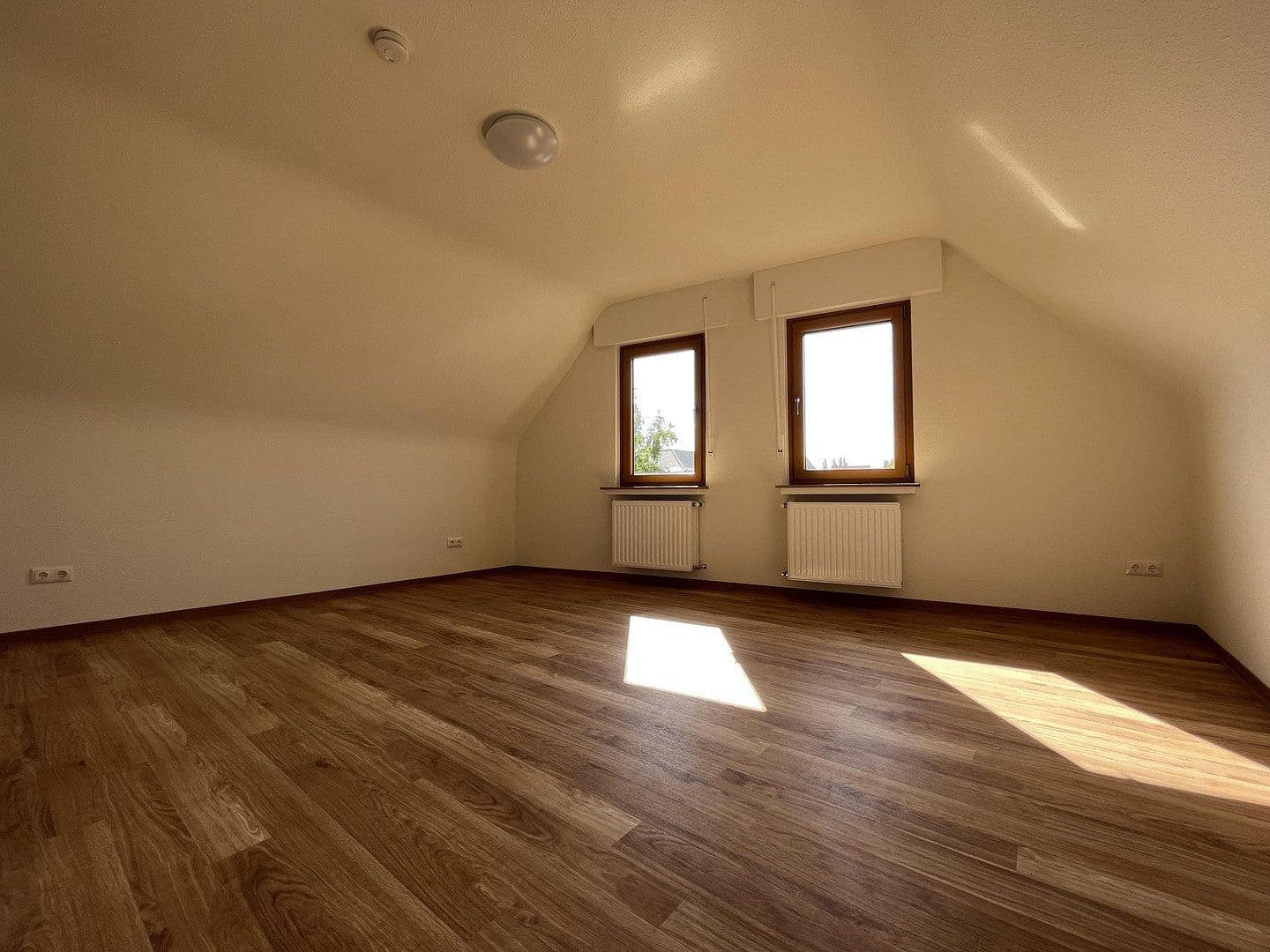Pronájem bytu 2+1 54 m², Andernach, Porýní-Falc Pronájem bytu 2+1 54 m², Andernach, Porýní-Falc