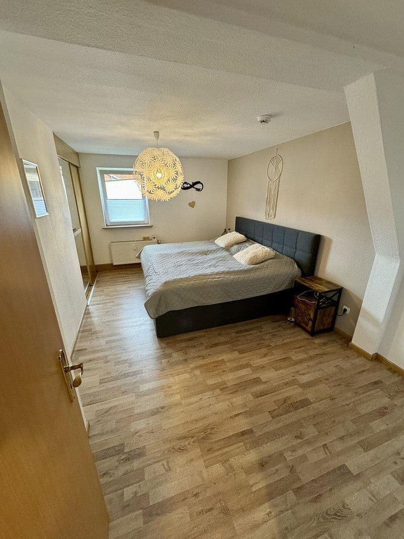 Pronájem bytu 3+1 90 m², Lindenstraße 10, Bodenfelde, Dolní Sasko Pronájem bytu 3+1 90 m², Lindenstraße 10, Bodenfelde, Dolní Sasko