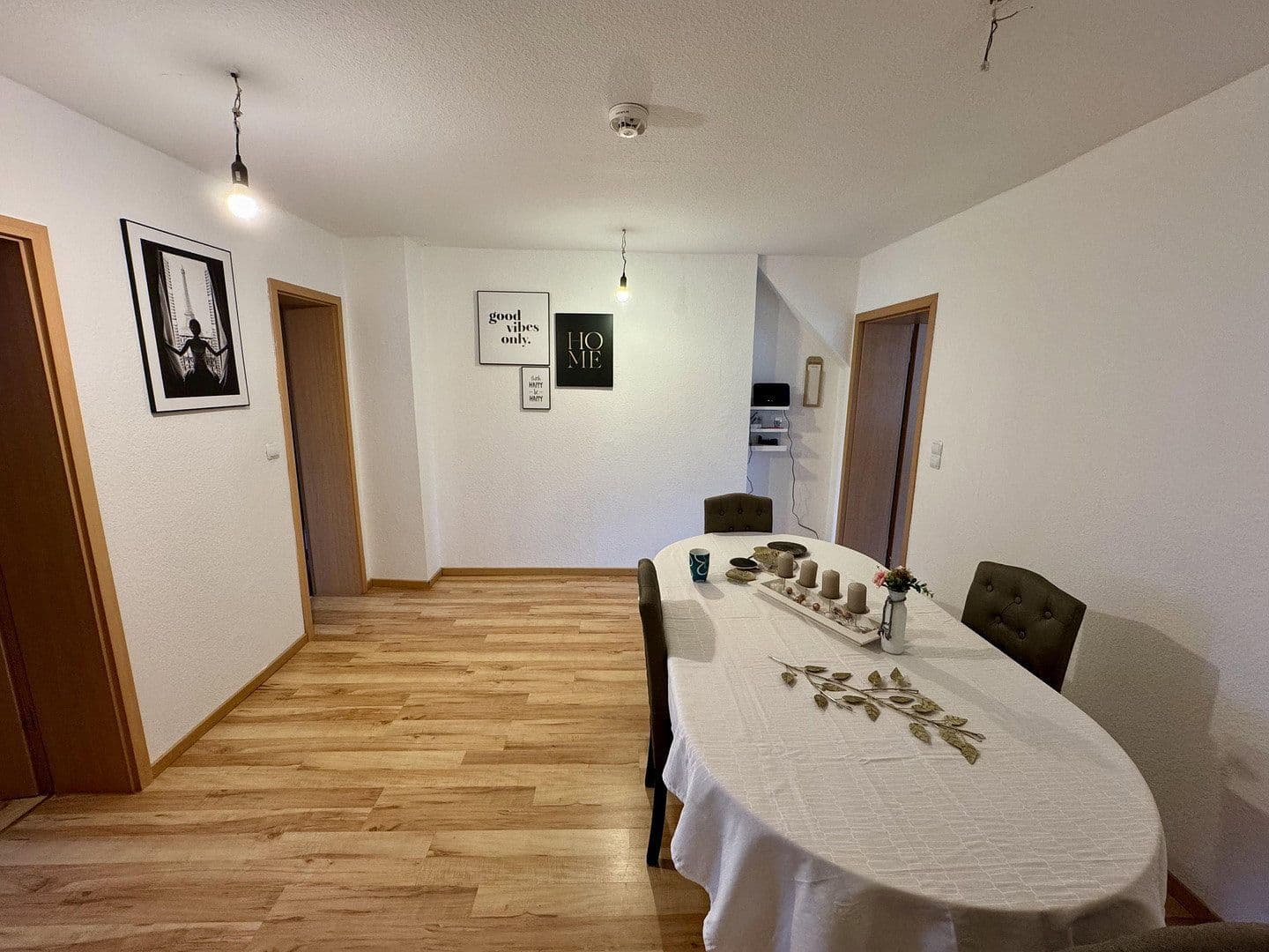 Pronájem bytu 3+1 90 m², Lindenstraße 10, Bodenfelde, Dolní Sasko Pronájem bytu 3+1 90 m², Lindenstraße 10, Bodenfelde, Dolní Sasko