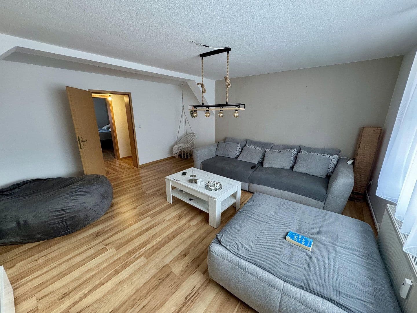 Pronájem bytu 3+1 90 m², Lindenstraße 10, Bodenfelde, Dolní Sasko Pronájem bytu 3+1 90 m², Lindenstraße 10, Bodenfelde, Dolní Sasko