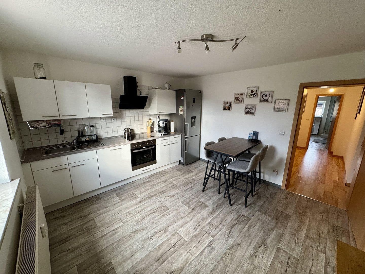 Pronájem bytu 3+1 90 m², Lindenstraße 10, Bodenfelde, Dolní Sasko Pronájem bytu 3+1 90 m², Lindenstraße 10, Bodenfelde, Dolní Sasko