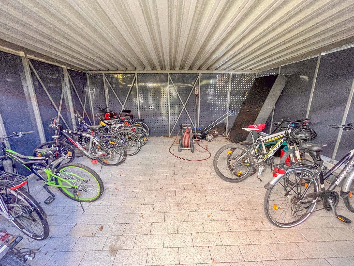 Prodej bytu 2+1 59 m², Ulmerstr. 260, Stuttgart-Wangen, Bádensko-Württembersko Prodej bytu 2+1 59 m², Ulmerstr. 260, Stuttgart-Wangen, Bádensko-Württembersko