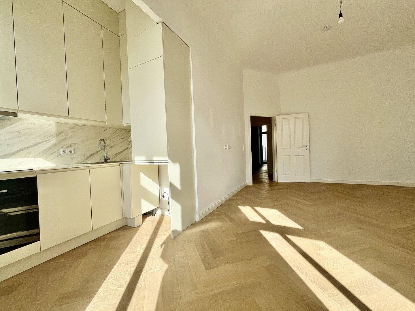 Pronájem bytu 3+1 59 m², Schöneberger Str. 9, Berlin, Berlín Pronájem bytu 3+1 59 m², Schöneberger Str. 9, Berlin, Berlín