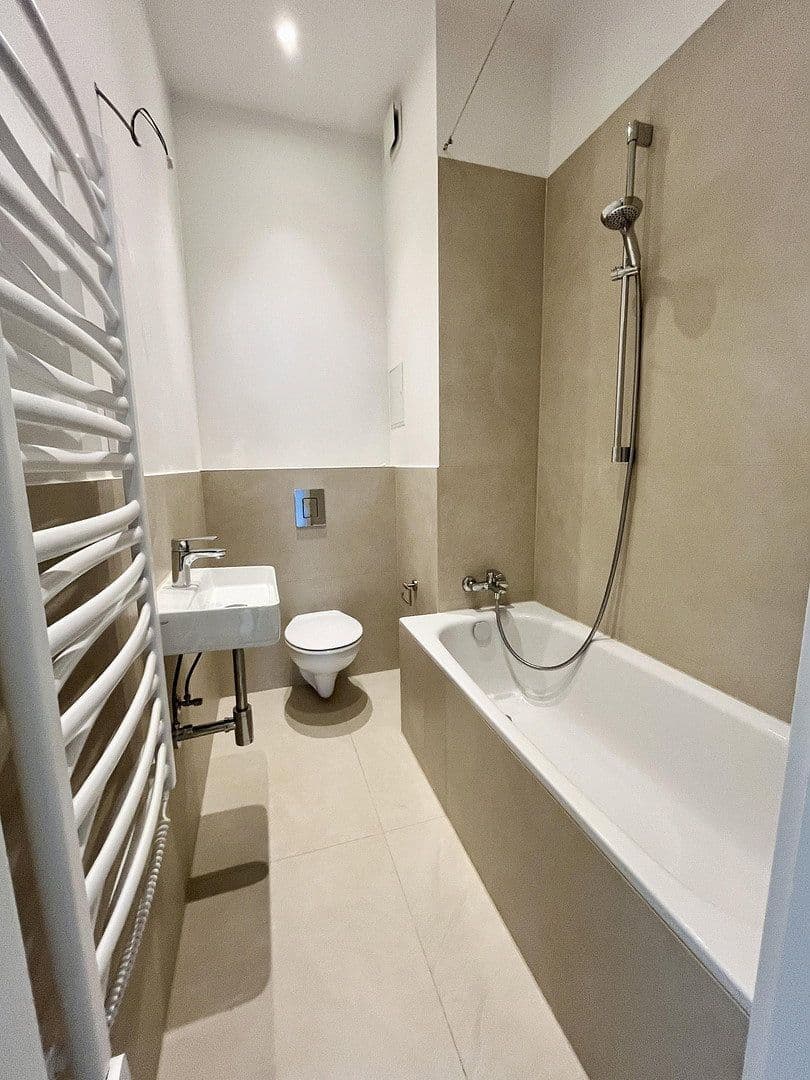 Pronájem bytu 3+1 59 m², Schöneberger Str. 9, Berlin, Berlín Pronájem bytu 3+1 59 m², Schöneberger Str. 9, Berlin, Berlín