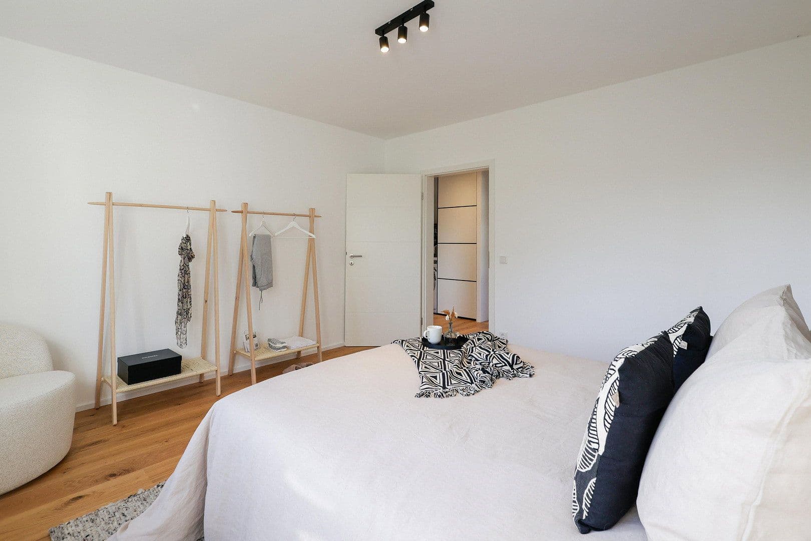 Prodej bytu 3+1 73 m², Meerbusch, Severní Porýní-Vestfálsko Prodej bytu 3+1 73 m², Meerbusch, Severní Porýní-Vestfálsko