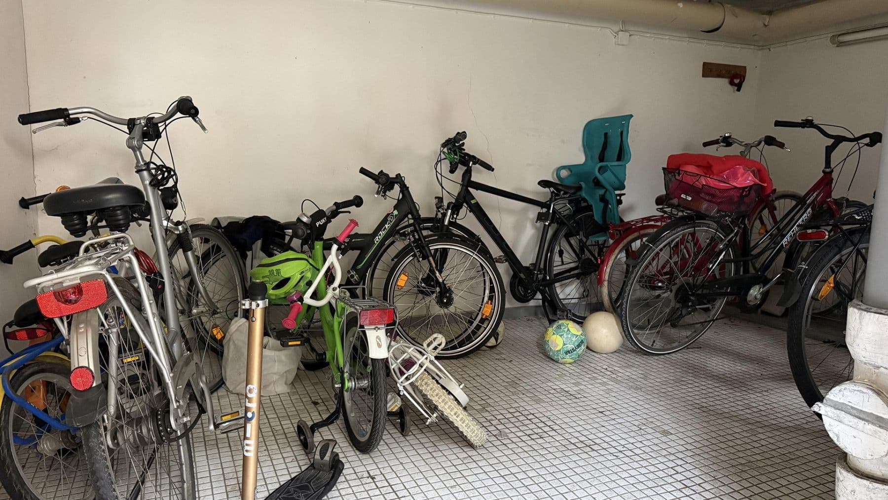 Prodej bytu 5+1 102 m², Stettiner Str. 15, Isernhagen, Dolní Sasko Prodej bytu 5+1 102 m², Stettiner Str. 15, Isernhagen, Dolní Sasko