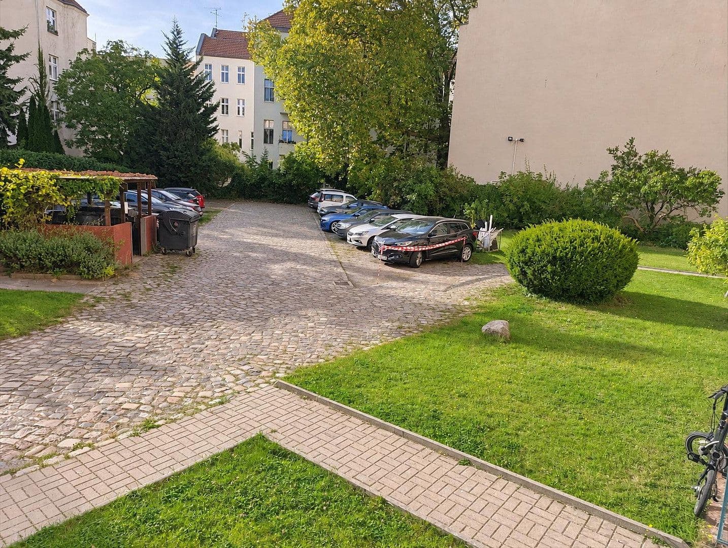 Prodej bytu 2+1 52 m², Friedrichsruher Straße 36, Berlin-Schmargendorf, Berlín Prodej bytu 2+1 52 m², Friedrichsruher Straße 36, Berlin-Schmargendorf, Berlín
