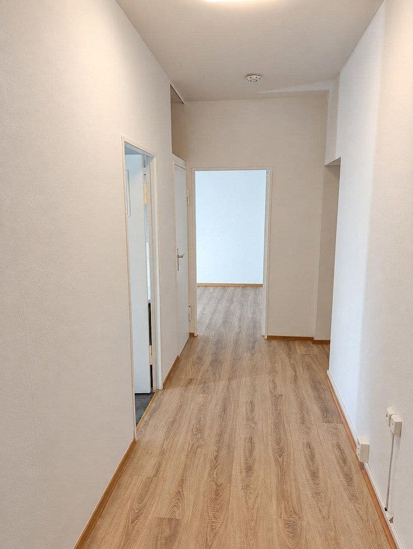 Prodej bytu 2+1 52 m², Friedrichsruher Straße 36, Berlin-Schmargendorf, Berlín Prodej bytu 2+1 52 m², Friedrichsruher Straße 36, Berlin-Schmargendorf, Berlín