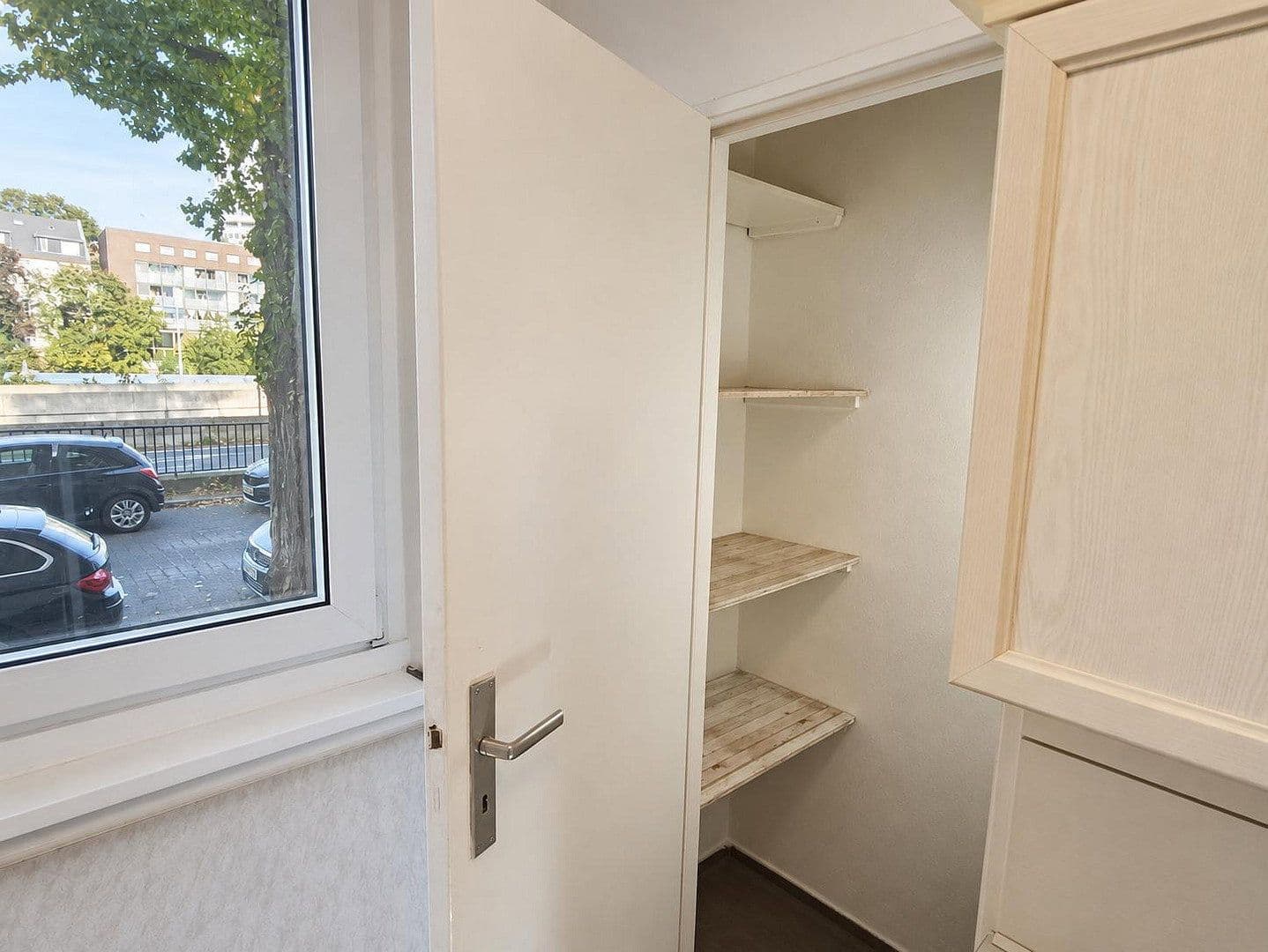 Prodej bytu 2+1 52 m², Friedrichsruher Straße 36, Berlin-Schmargendorf, Berlín Prodej bytu 2+1 52 m², Friedrichsruher Straße 36, Berlin-Schmargendorf, Berlín