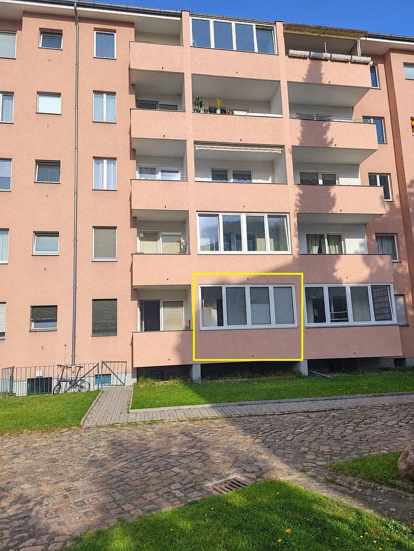 Prodej bytu 2+1 52 m², Friedrichsruher Straße 36, Berlin-Schmargendorf, Berlín Prodej bytu 2+1 52 m², Friedrichsruher Straße 36, Berlin-Schmargendorf, Berlín