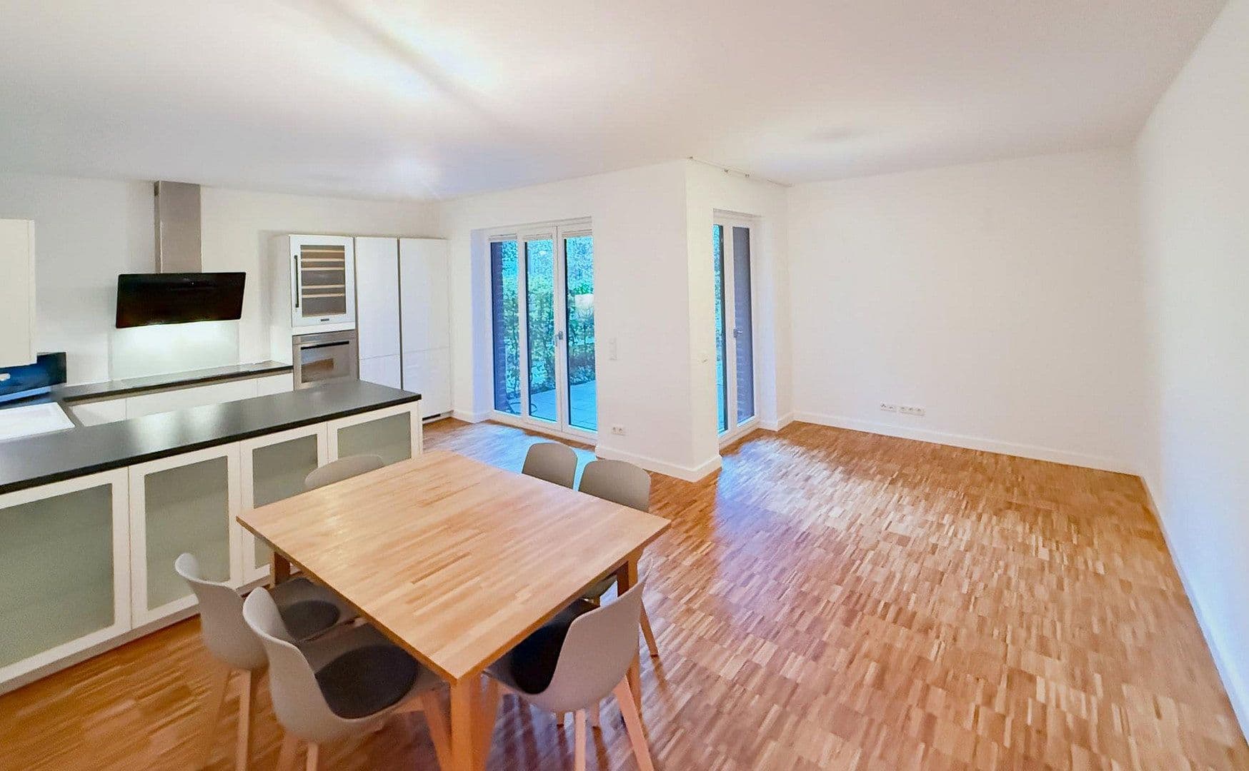 Prodej bytu 4+1 102 m², Jürgen-Töpfer-Str. 45, Hamburg, Hamburg Prodej bytu 4+1 102 m², Jürgen-Töpfer-Str. 45, Hamburg, Hamburg