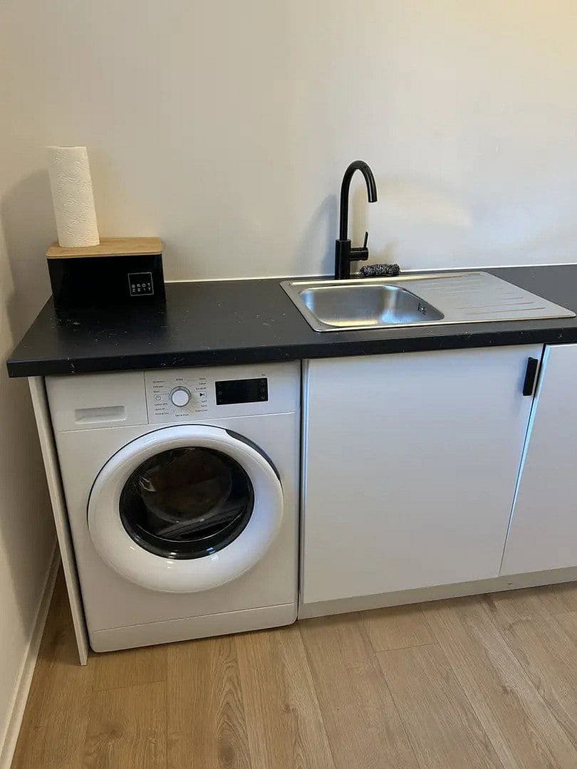 Pronájem bytu 3+1 65 m², Suderoder Straße 6A, Berlin, Berlín Pronájem bytu 3+1 65 m², Suderoder Straße 6A, Berlin, Berlín