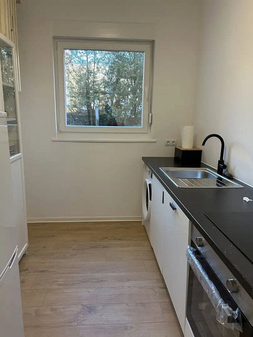 Pronájem bytu 3+1 65 m², Suderoder Straße 6A, Berlin, Berlín Pronájem bytu 3+1 65 m², Suderoder Straße 6A, Berlin, Berlín