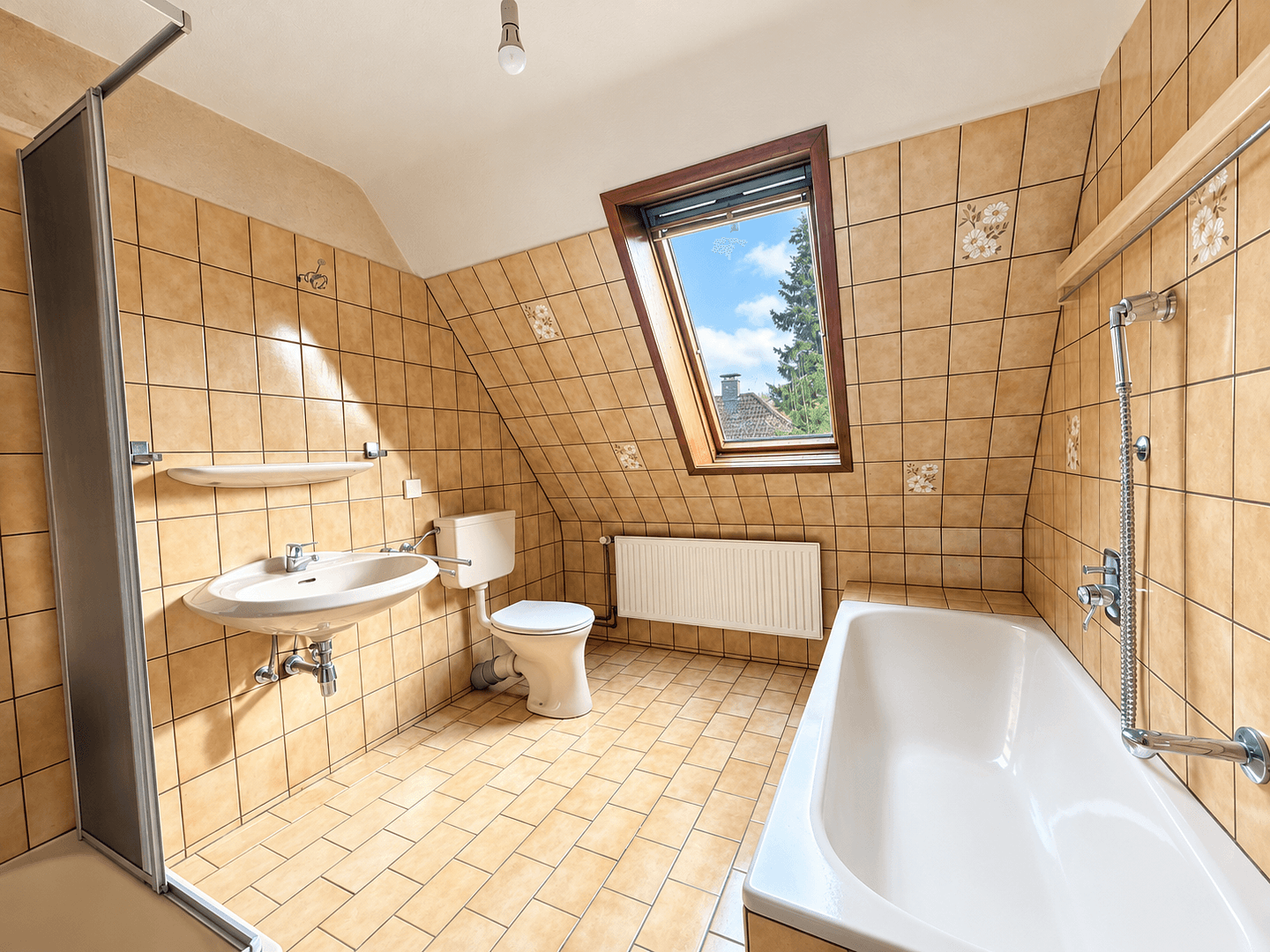 Prodej domu 204 m², pozemek 412 m², Weyhe, Dolní Sasko Prodej domu 204 m², pozemek 412 m², Weyhe, Dolní Sasko