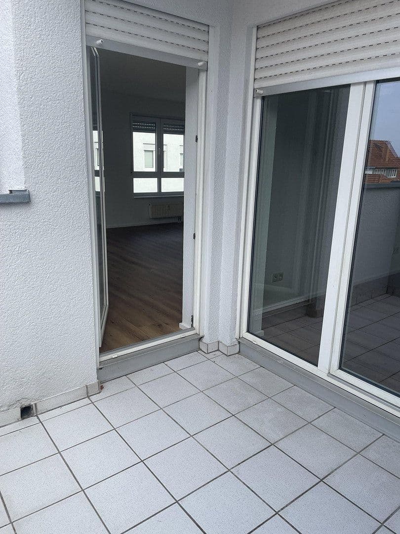 Pronájem bytu 4+1 84 m², Böblingen, Bádensko-Württembersko Pronájem bytu 4+1 84 m², Böblingen, Bádensko-Württembersko