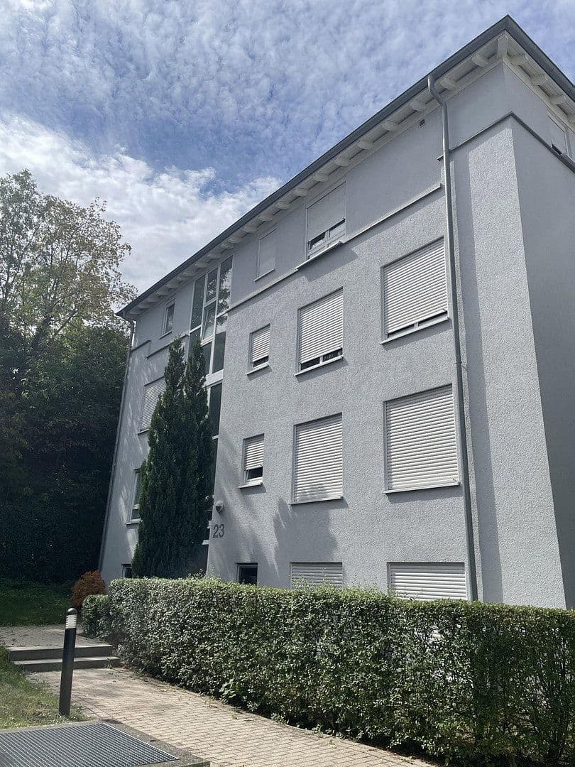 Pronájem bytu 4+1 84 m², Böblingen, Bádensko-Württembersko Pronájem bytu 4+1 84 m², Böblingen, Bádensko-Württembersko