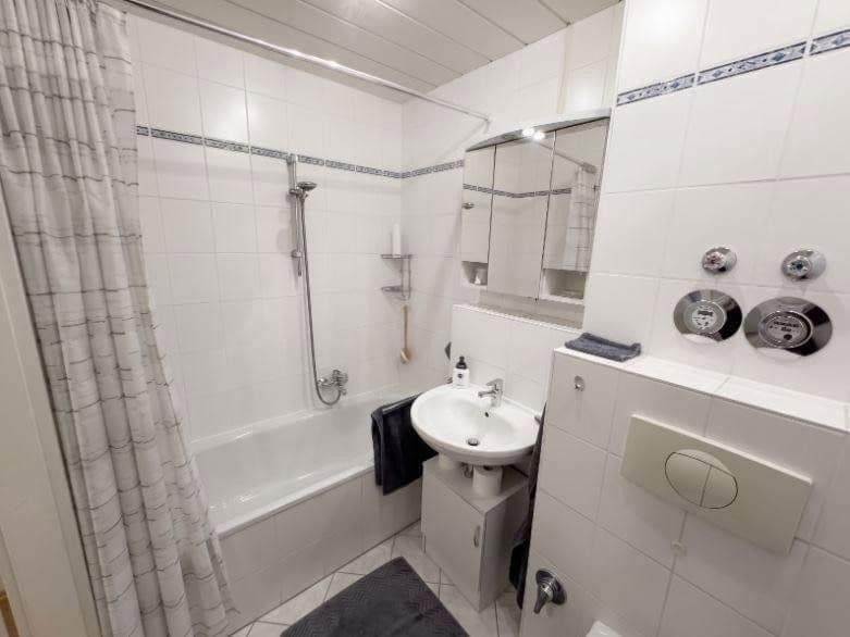 Prodej bytu 2+1 62 m², Finkenstraße 27, Gräfelfing, Bavorsko Prodej bytu 2+1 62 m², Finkenstraße 27, Gräfelfing, Bavorsko