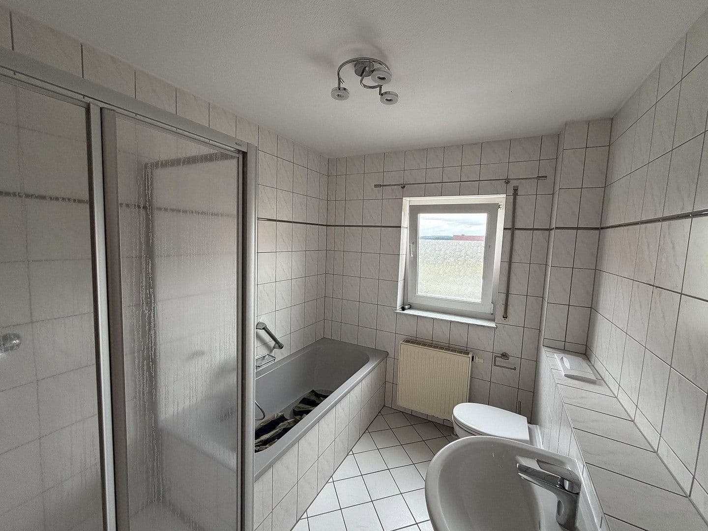 Pronájem bytu 3+1 77 m², Feldstr. 1b, Gerstungen, Durynsko Pronájem bytu 3+1 77 m², Feldstr. 1b, Gerstungen, Durynsko