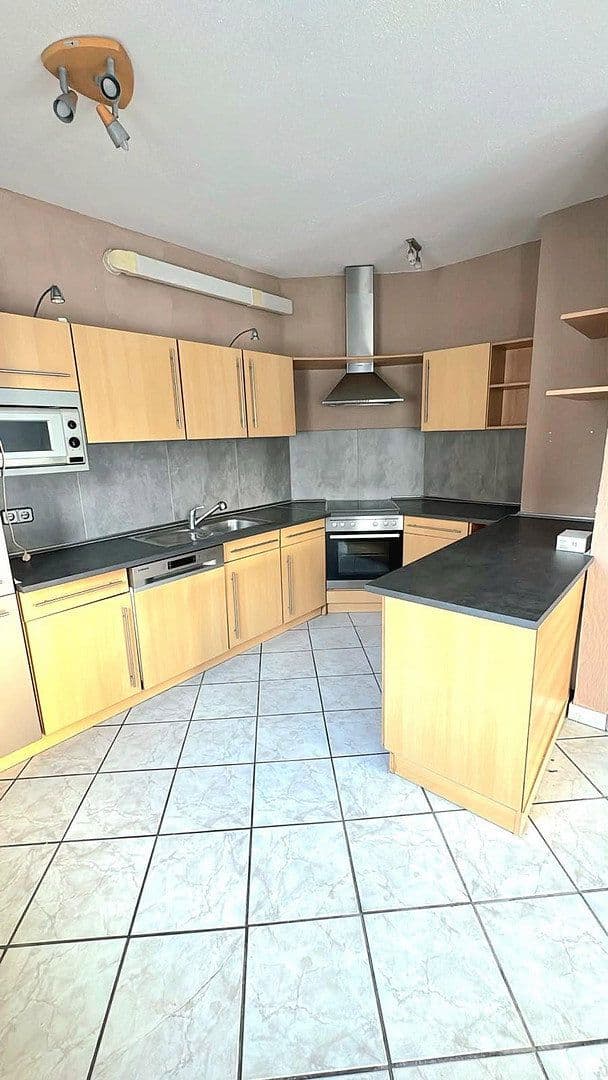 Pronájem bytu 3+1 83 m², Kirchenstraße 34, Beindersheim, Porýní-Falc Pronájem bytu 3+1 83 m², Kirchenstraße 34, Beindersheim, Porýní-Falc