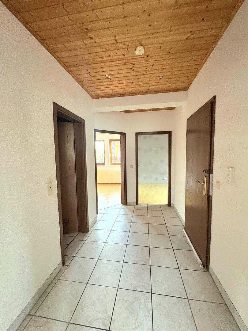 Pronájem bytu 3+1 83 m², Kirchenstraße 34, Beindersheim, Porýní-Falc Pronájem bytu 3+1 83 m², Kirchenstraße 34, Beindersheim, Porýní-Falc