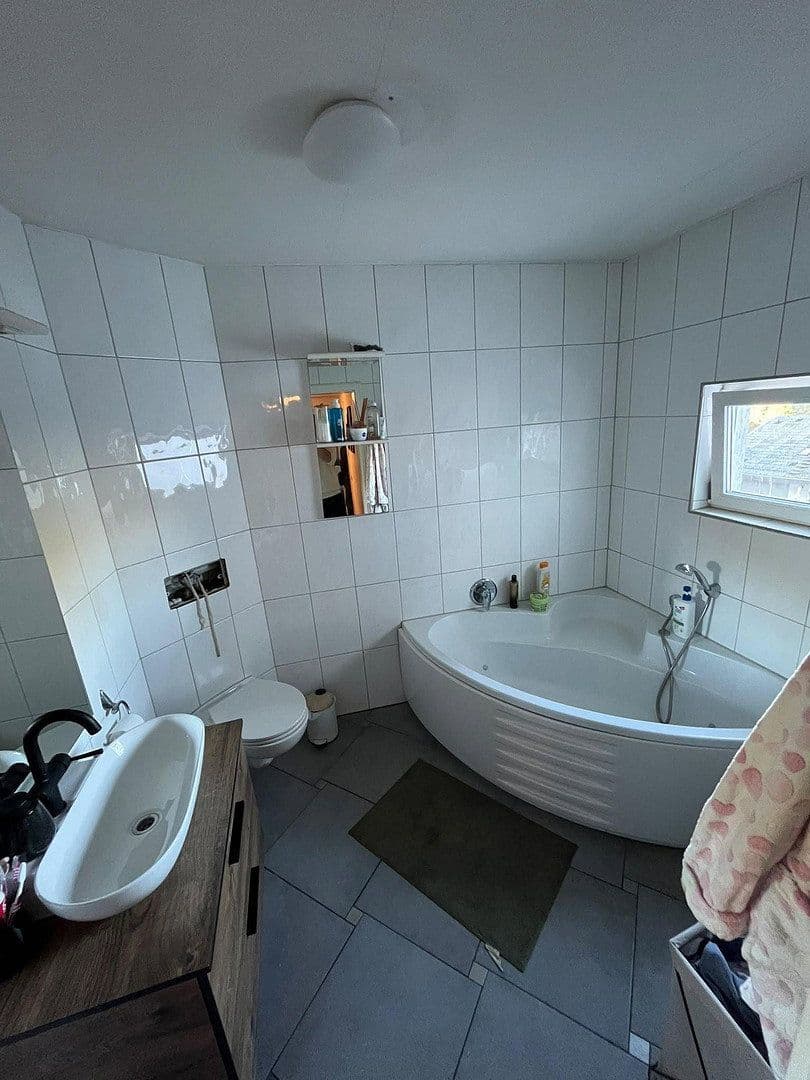 Pronájem bytu 3+kk 87 m², Johann-Wilhelm-Straße 86, Wilhelmsfeld, Bádensko-Württembersko Pronájem bytu 3+kk 87 m², Johann-Wilhelm-Straße 86, Wilhelmsfeld, Bádensko-Württembersko