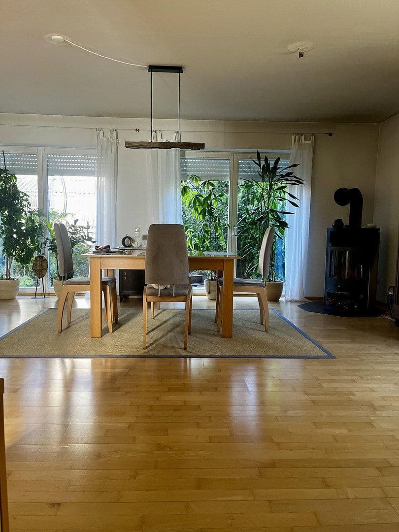 Prodej domu 123 m², pozemek 468 m², Eggenstein-Leopoldshafen, Bádensko-Württembersko Prodej domu 123 m², pozemek 468 m², Eggenstein-Leopoldshafen, Bádensko-Württembersko