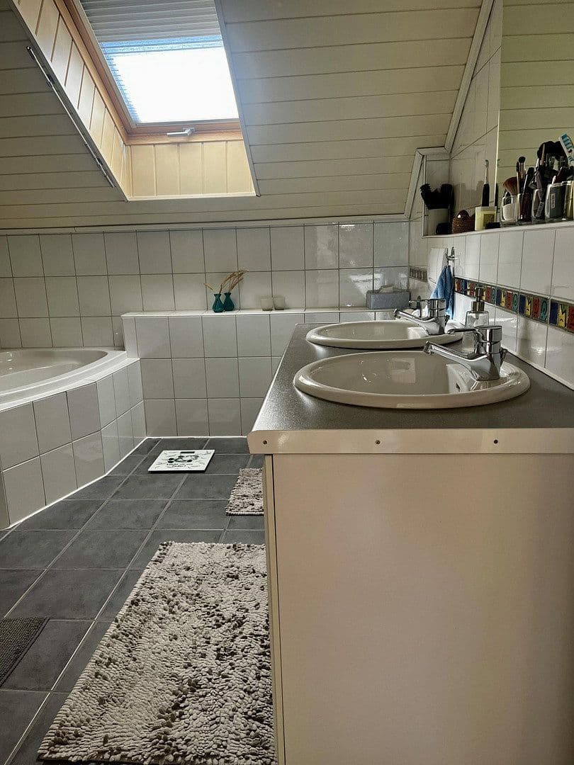 Prodej domu 123 m², pozemek 468 m², Eggenstein-Leopoldshafen, Bádensko-Württembersko Prodej domu 123 m², pozemek 468 m², Eggenstein-Leopoldshafen, Bádensko-Württembersko