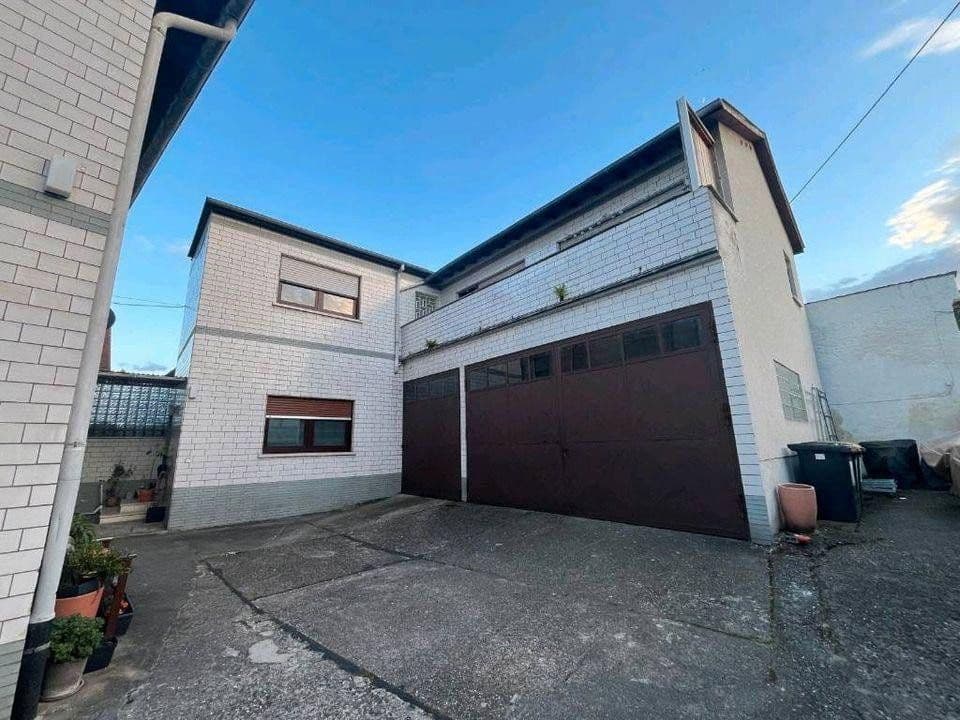 Prodej domu 349 m², pozemek 382 m², Frankfurt am Main, Hessen Prodej domu 349 m², pozemek 382 m², Frankfurt am Main, Hessen