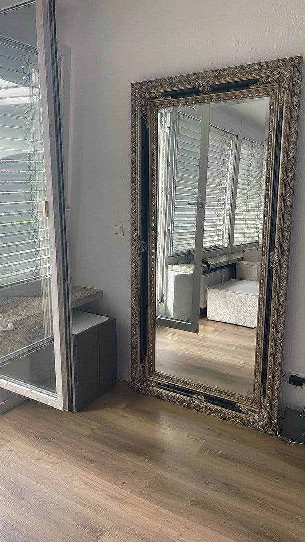 Pronájem bytu 2+1 75 m², Stuttgart-Wangen, Bádensko-Württembersko Pronájem bytu 2+1 75 m², Stuttgart-Wangen, Bádensko-Württembersko