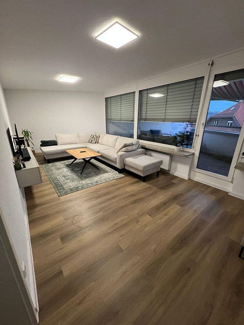 Pronájem bytu 2+1 75 m², Stuttgart-Wangen, Bádensko-Württembersko Pronájem bytu 2+1 75 m², Stuttgart-Wangen, Bádensko-Württembersko