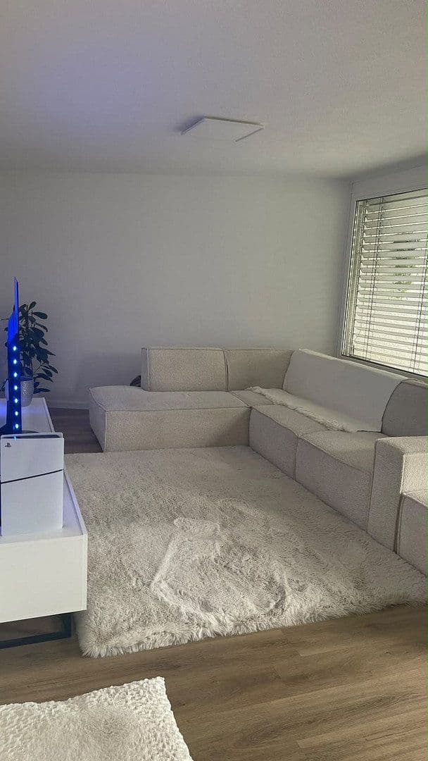Pronájem bytu 2+1 75 m², Stuttgart-Wangen, Bádensko-Württembersko Pronájem bytu 2+1 75 m², Stuttgart-Wangen, Bádensko-Württembersko