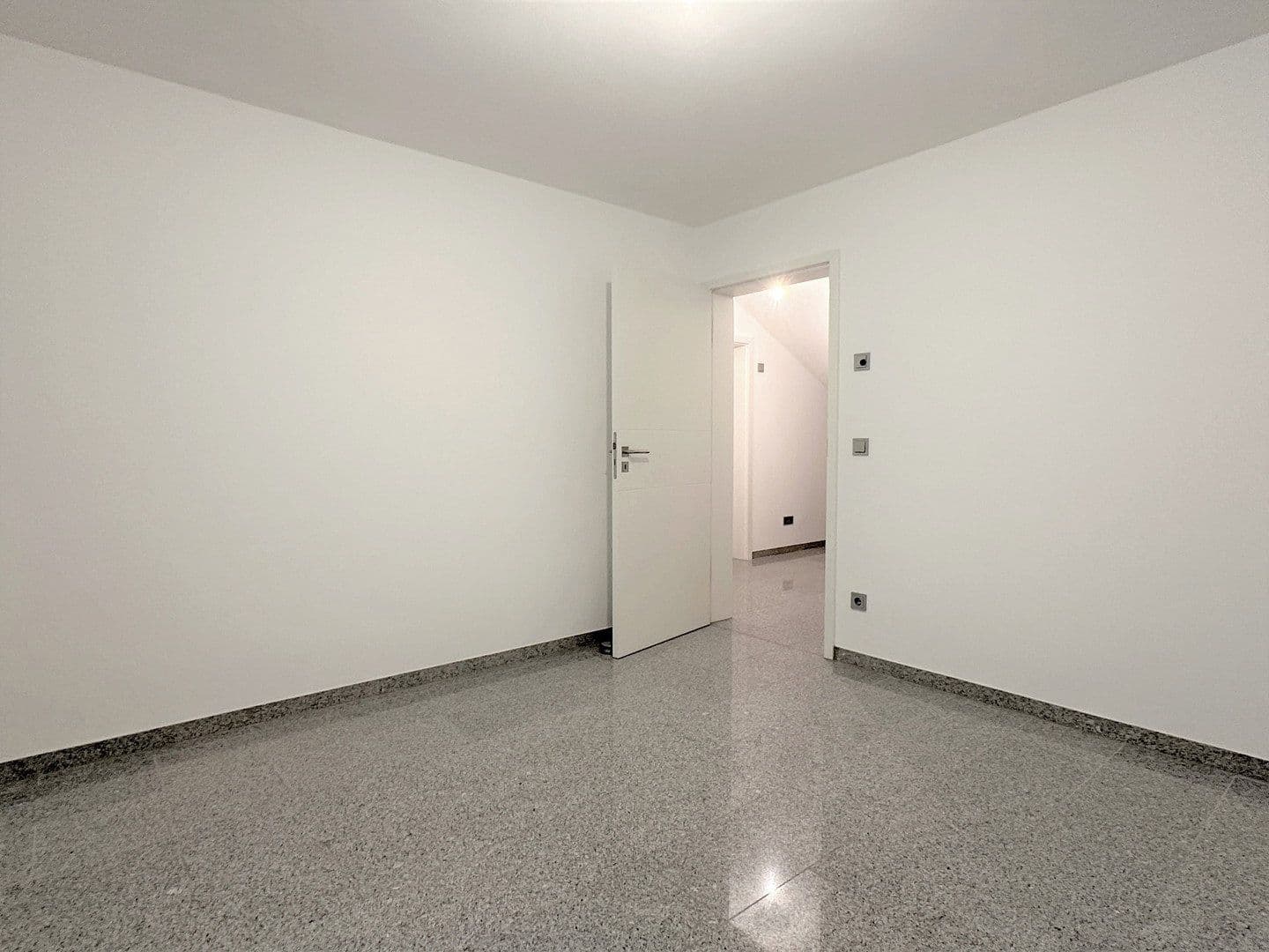 Prodej domu 188 m², pozemek 265 m², Warschauer Str. 22a, München, Bavorsko Prodej domu 188 m², pozemek 265 m², Warschauer Str. 22a, München, Bavorsko