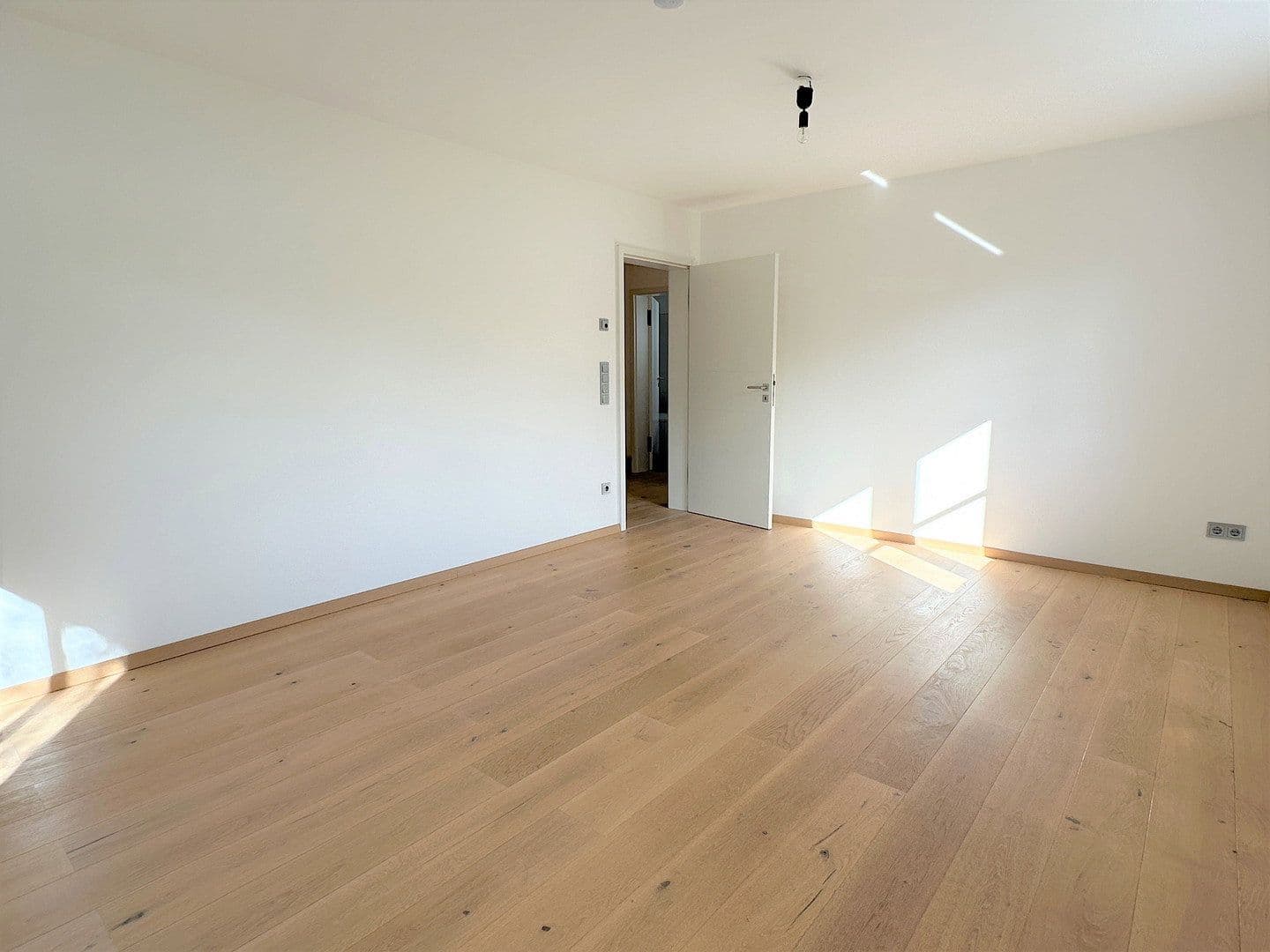 Prodej domu 188 m², pozemek 265 m², Warschauer Str. 22a, München, Bavorsko Prodej domu 188 m², pozemek 265 m², Warschauer Str. 22a, München, Bavorsko